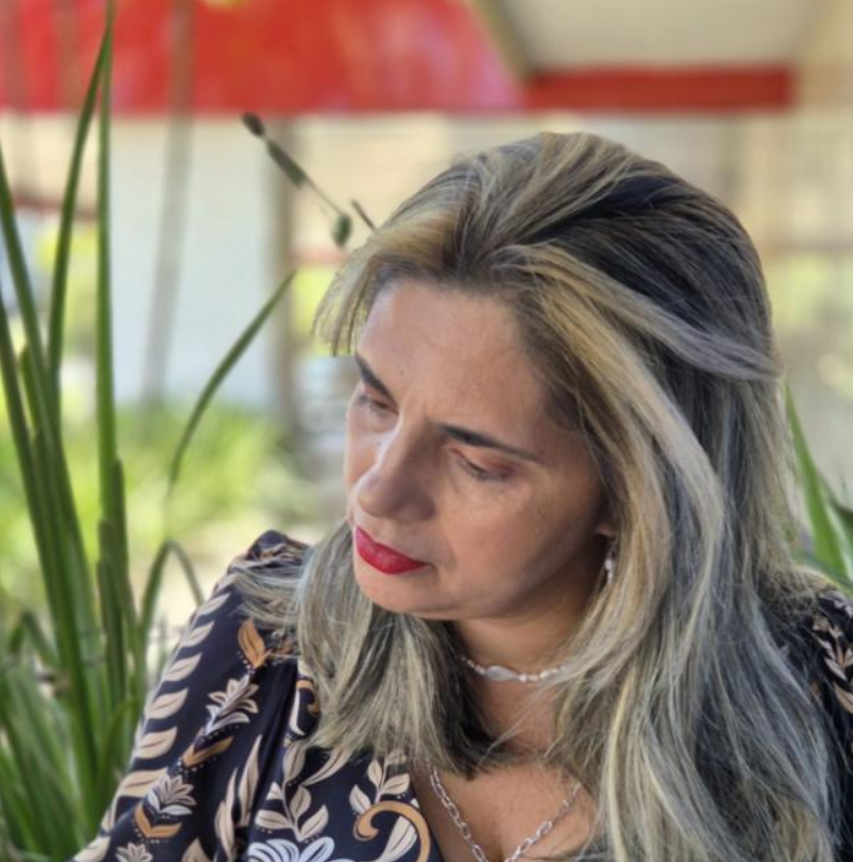 FLÁVIA DE JESUS DA SILVA E SOUZA SANTOS